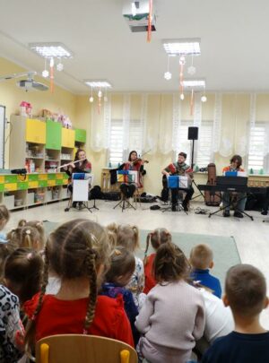 Zabezpieczone: Koncert muzyczny w wykonaniu Mobilnej Filharmoni – Kierunek Południe – Rytmy słońca i samby