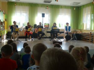 Zabezpieczone: Mobilna Filharmonia – „Kierunek Północ – z walizką pełną melodii”