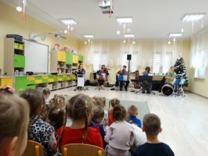 Zabezpieczone: Koncert muzyczny w wykonaniu Mobilnej Filharmoni – Kierunek Południe – Rytmy słońca i samby